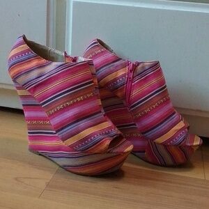 Tribal Print Wedge Heels
